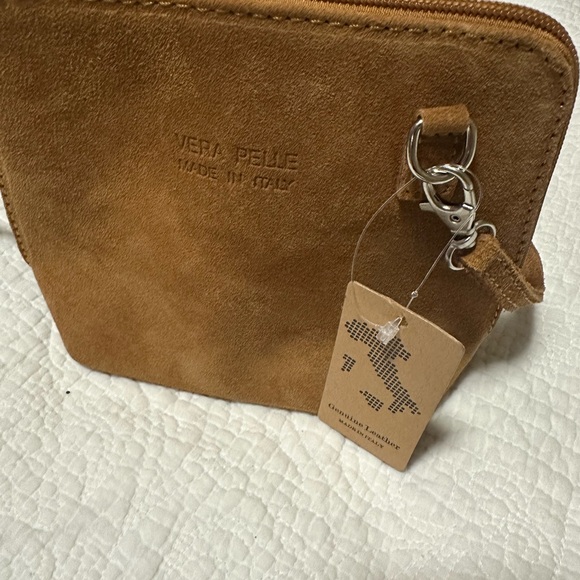 Vera Pelle Brown Suede crossbody perfect for shopping days or a night out - Picture 1 of 3